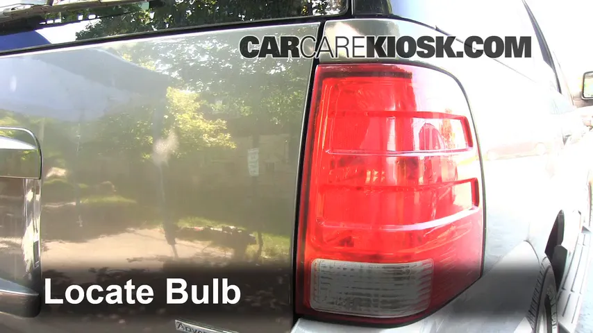 2004 Ford Expedition XLT 5.4L V8 Lights Reverse Light (replace bulb)